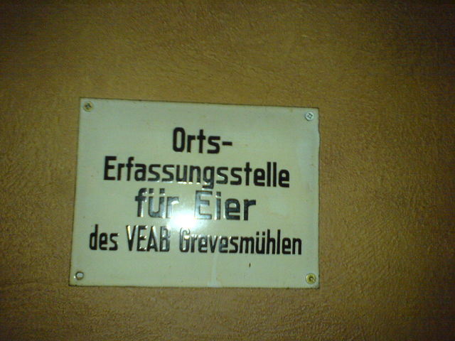 ortserfassungsstelle schild ddr eier schwerin 