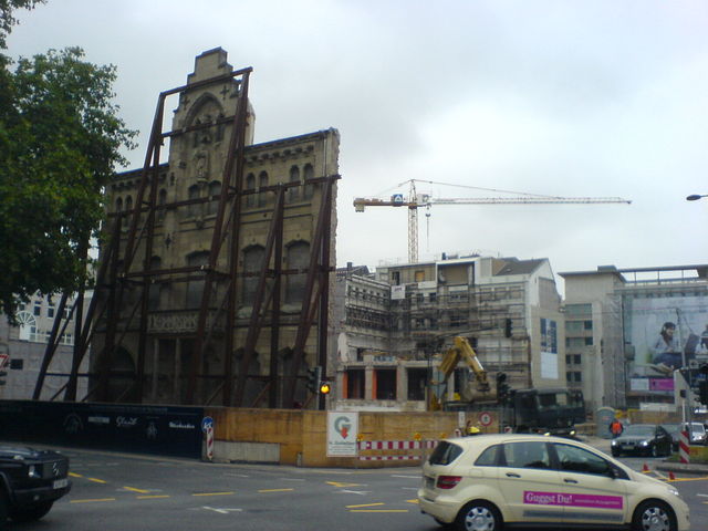 fassade baustelle k�ln loch fassade 