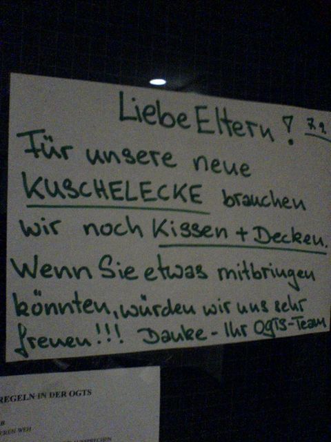 Randnotiz auf einem Punkkonzert decken kuschelecke kuschelpunk ehrenfeld punk kissen bze 