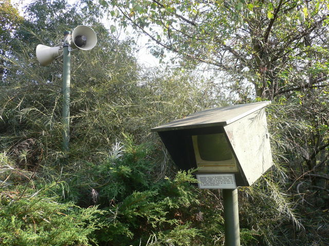 berbleibsel lautsprecher bildschirm zoo 