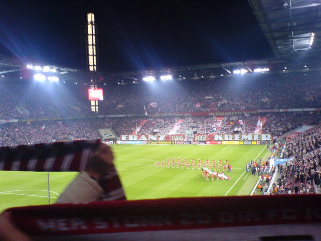 FC vs Karlsruhe II choreographie fc karlsruhe k�ln stadion m�ngersdorf 