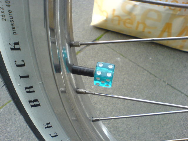 W�rfelventil gl�cksspiel w�rfel fahrrad reifen rad ventil 