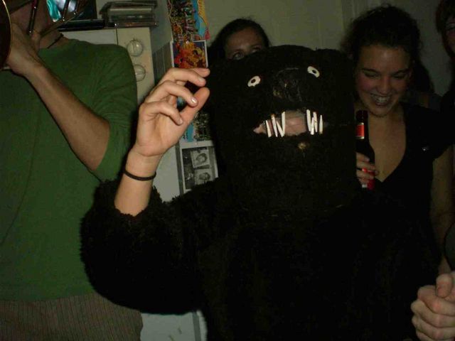 Bei uns tanzt der B�r! party tanzen b�r stolzestrasse oktober2006 