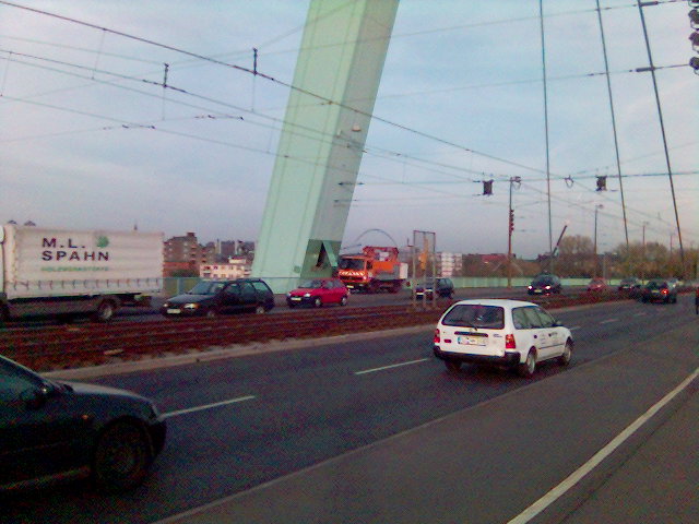 Die geheime Klappe. klappe severinsbruecke 