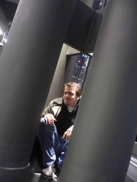 zwischen den st�hlen chistian p�nzli stahl berlin hbf s�ulen 