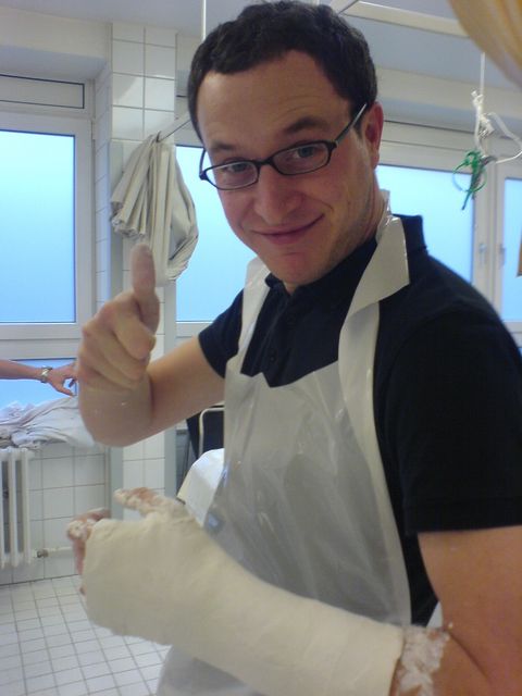 Gl�cklicher Patient blockpraktikum bruch orthop�die tim uni kurs gips 