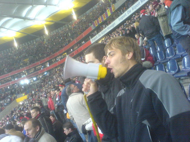 beschallung christoph fc fussball megaphon fu�ball stadion frankfurt 