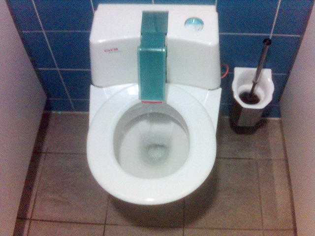 Toilette der Zukunft. rastst�tte autobahn toilette 