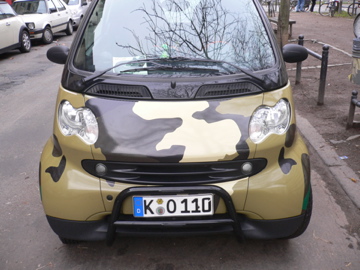gro�stadt-guerilla-gef�hrt flecktarn auto smart milit�r 