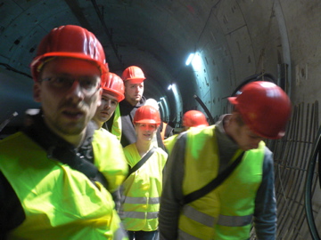 orks gucken tunnelbaustelle nords�dbahn 