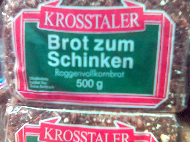 und dazu ein belegtes Brot mit Schinken aufschnitt roggen vollkornbrot brot supermarkt schinken 