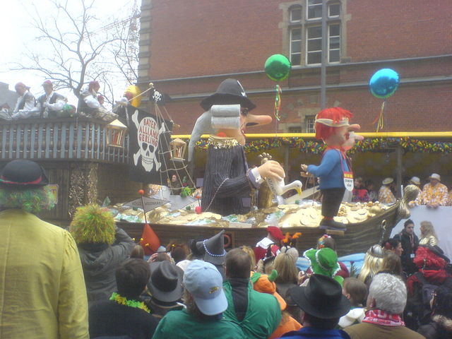 dr zoch k�tt... 2 k�ln rosenmontag rosenmontagszug2007 mottowagen karneval 