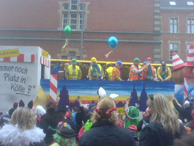 dr zoch k�tt... 5 k�ln rosenmontag rosenmontagszug2007 mottowagen karneval 