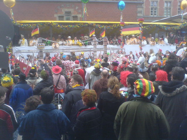 dr zoch k�tt... 10 k�ln rosenmontag rosenmontagszug2007 mottowagen karneval 