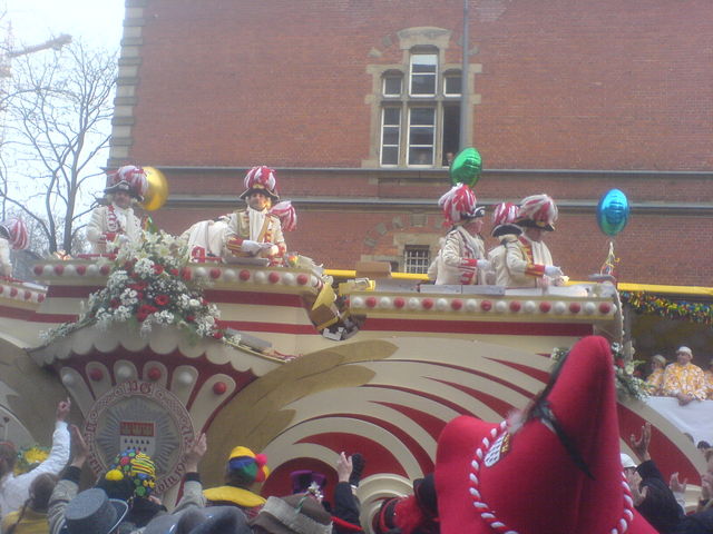 dr zoch ktt... 14 kln rosenmontag rosenmontagszug2007 mottowagen karneval 