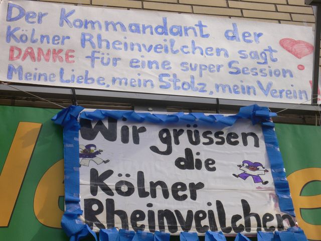 die ganze welt ist ein verein grüße verein karneval köln schild liebe stolz 