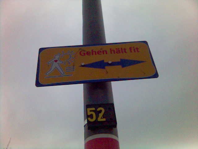 Gehen hlt fit 52 bewegung fit gehen gesundheit richtung schild pfeil 