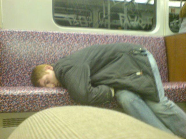 Verliebt in berlin betrunken m�de u bahn penner 