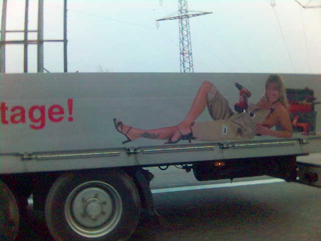 Rollendes Montageunternehmen. montageunternehmen autobahn laster b�blingen 