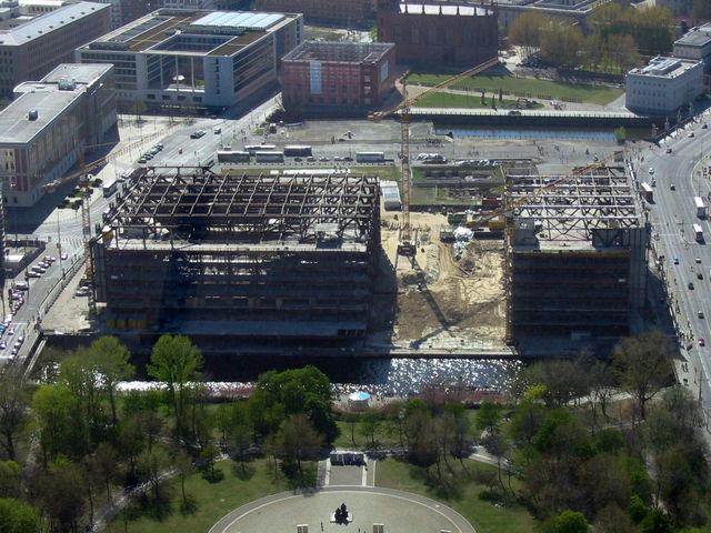 Ruine. asbest palastderrepublik rckbau fernsehturm berlin 