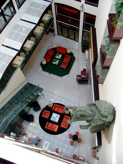 Blick ins Foyer. foyer hotel berlin 