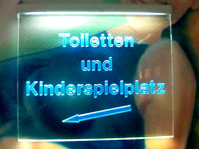 Sparmanahme burgerking spielplatz kinder schild berlin toilette 
