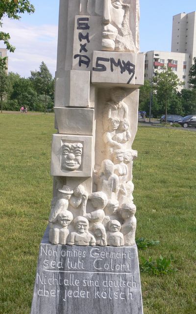 t�nnes im quadrat chorweiler k�lsch denkmal 