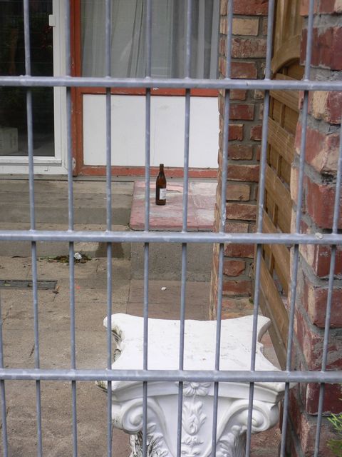 schmucke terasse im gehobenen chorweiler bierflasche chorweile terasse s�ule 