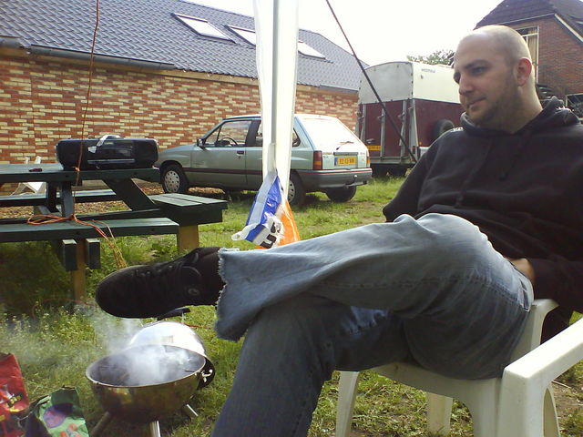 skepsis outlien2007 camping grill tom qualm outline zelten nass 