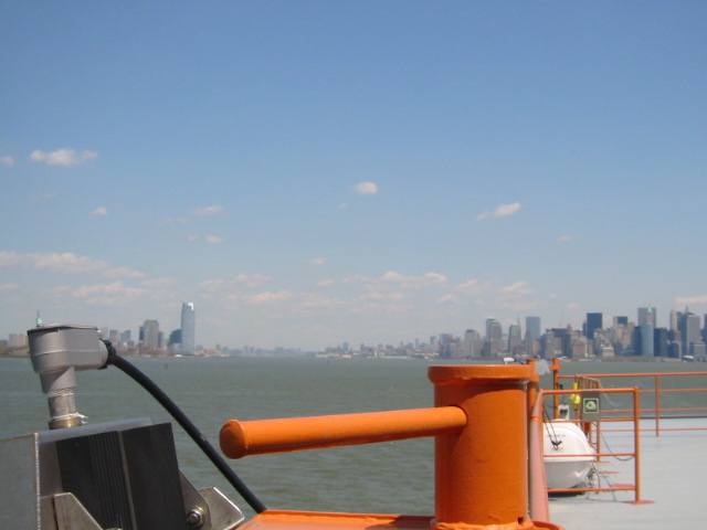 skyline  skylinke apple big meer hafen new york ny ferry staten island 