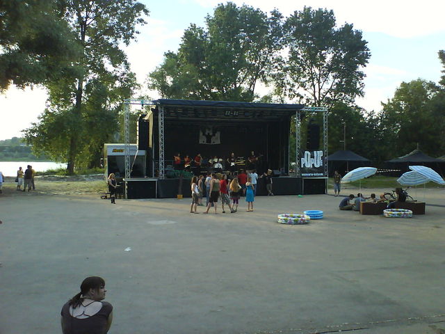 abgehende christen alkoholverbot kirchentag2007 lame verbot alkohol leer jugendpark ska kirchentag 