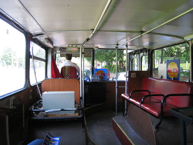 Touristenkutsche. alt bus computer kaputt touristen br�ssel 