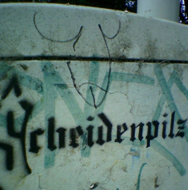 ursache und wirkung deutz/messe scheidenpilz pimmel streetart 