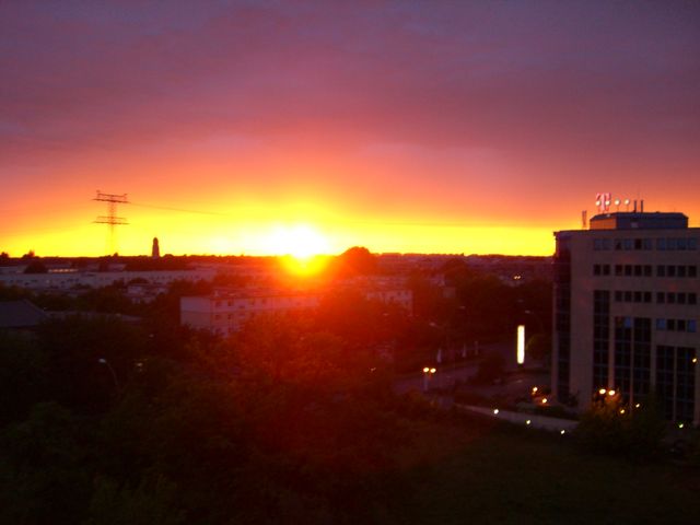 Sonnenaufgang ber Berlin himmel berlin telekom sonnenaufgang 
