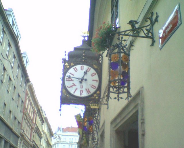 touristenfalle II brauhaus uhr prag 