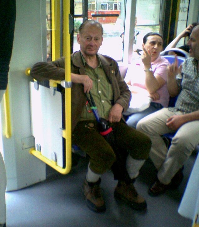 alien - bayrisch man in cologne bayer wandern bahn k�ln mann linie16 