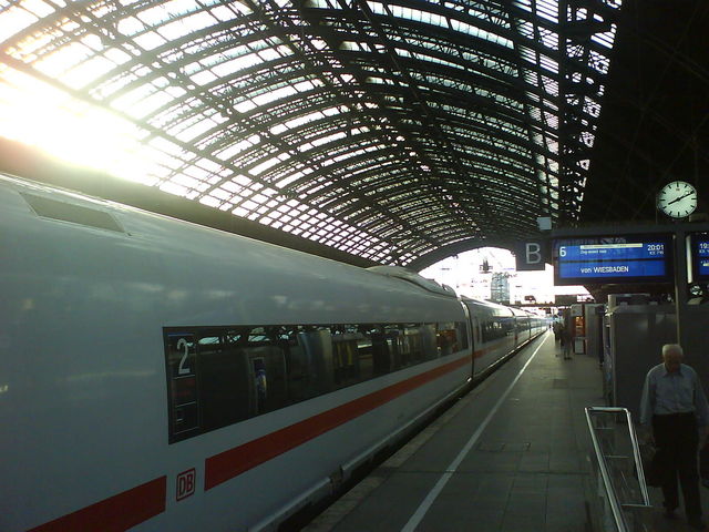 zug k�ln_hbf k�ln zug bahnhof ice hauptbahnhof hbf 