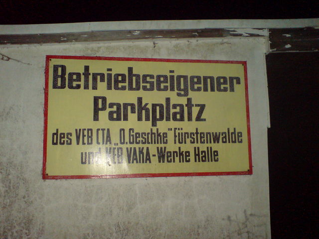 Betriebseigener Parkplaz der VEB 