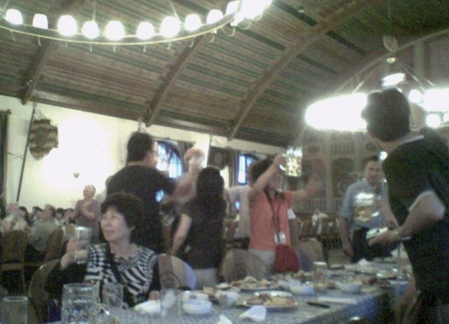 ein prosit asiaten hofbr�uhaus mass bier saufen bayern m�nchen prosit 