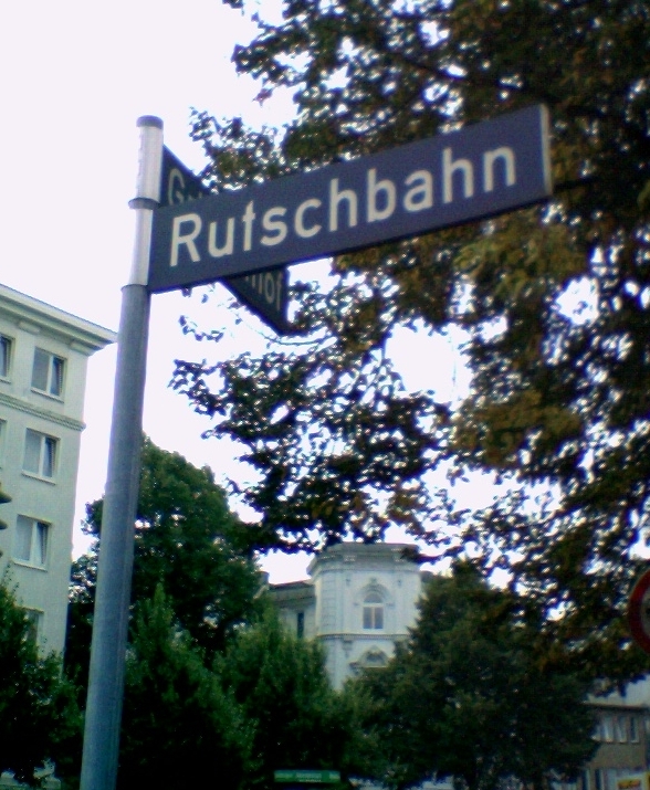 wohnen mit schwung rutschbahn straenschild hamburg straenname 