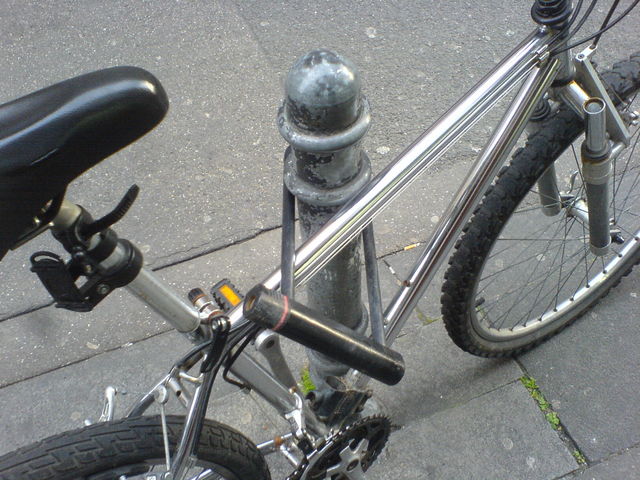 wie bl�d kann man sein? p�ller fahrrad idiot bl�d diebstahl dumm schloss 