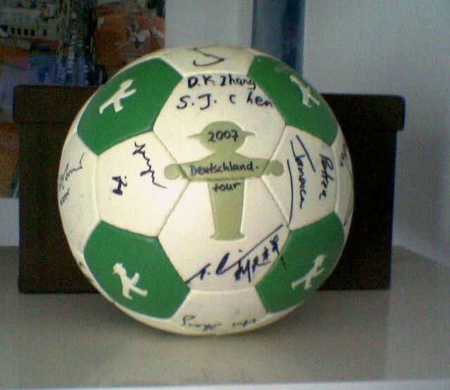 gru�karte in rund ampelm�nnchen dank unterschriften fu�ball geschenk berlin ball 