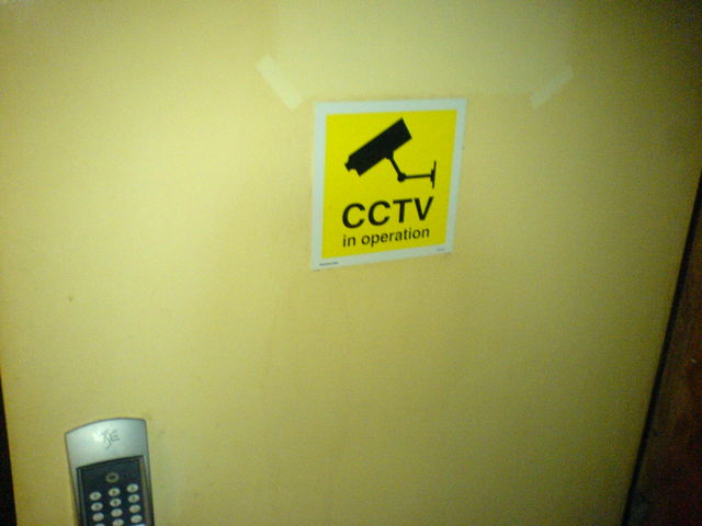 �berwachungsstaat jameson k�ln �berwachungstaat irishpub kamera �berwachung 