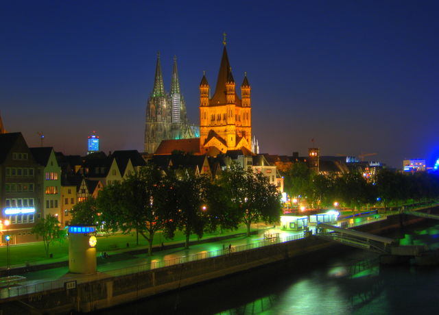 Altstadt. deutzerbrcke dom kln abend altstadt hdr 