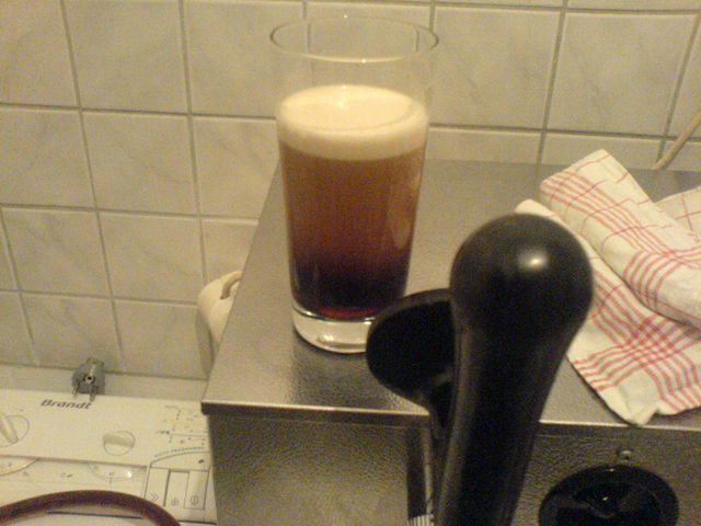 Ein gutes (selbstgezapftes) Guinness.... guinness selbstgezapft bierglas bier saufen trinken 