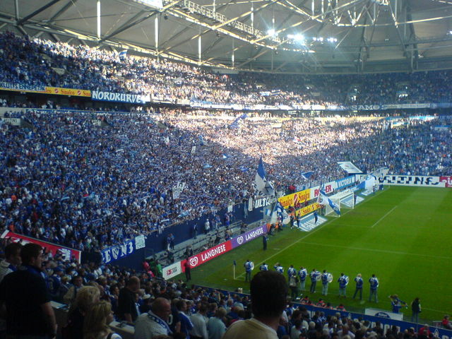 auf schalke ist die welt anders gelsenkirchen nordkuve schalke stadion veltins-arena 