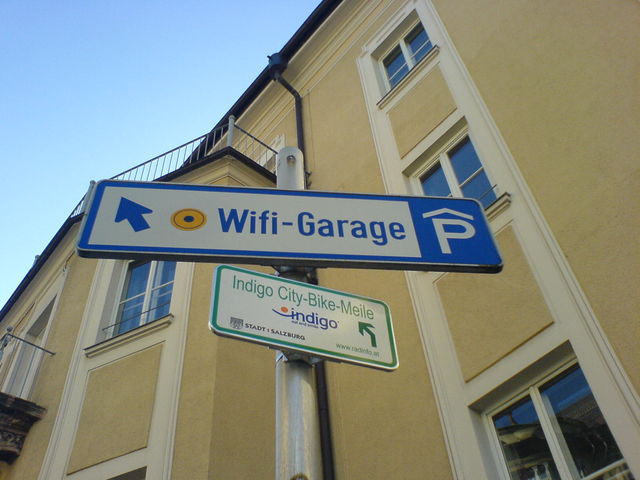 Wifi-Garage wifi wifi_garage parkhaus schild garage Ã¶sterreich salzburg 