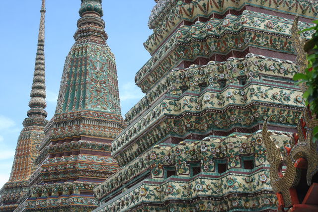 filigran! feinarbeit tempel kacheln bangkok bunt 
