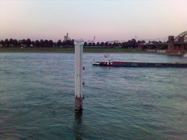 Rhein am Cap rhein schiff cap am sdkai dmmerung 