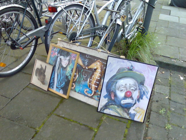 flohmarktbeute drer clown hase flohmarkt reproduktionen mll kitsch bilder seepferdchen zollstock tomek 